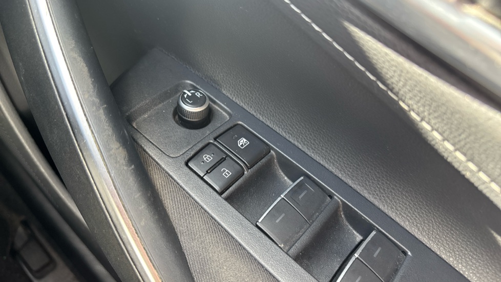Toyota Corolla 1.8 VVT-i Hybrid Icon Tech 5dr CVT Hybrid Hatchback - Image 56