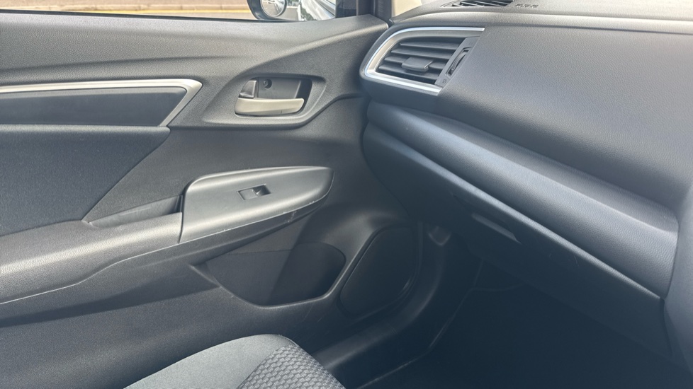 Honda Jazz 1.3 i-VTEC SE 5dr CVT Petrol Hatchback - Image 48