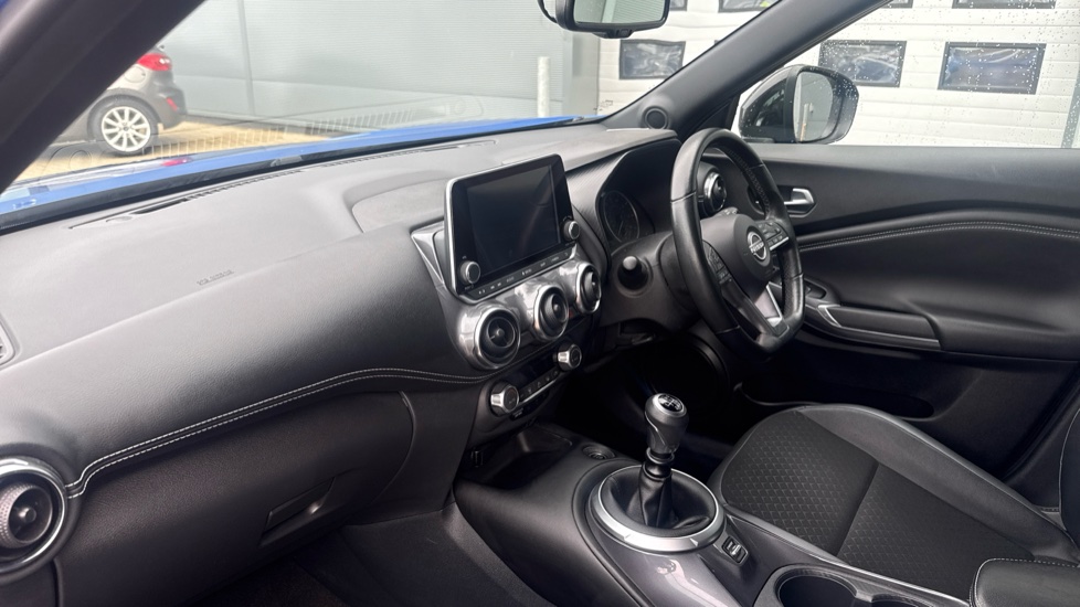 Nissan Juke 1.0 DiG-T 114 N-Connecta 5dr Petrol Hatchback - Image 9