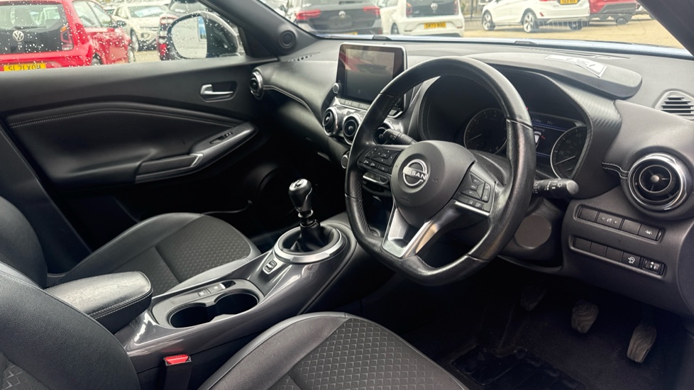 Nissan Juke 1.0 DiG-T 114 N-Connecta 5dr Petrol Hatchback - Image 11