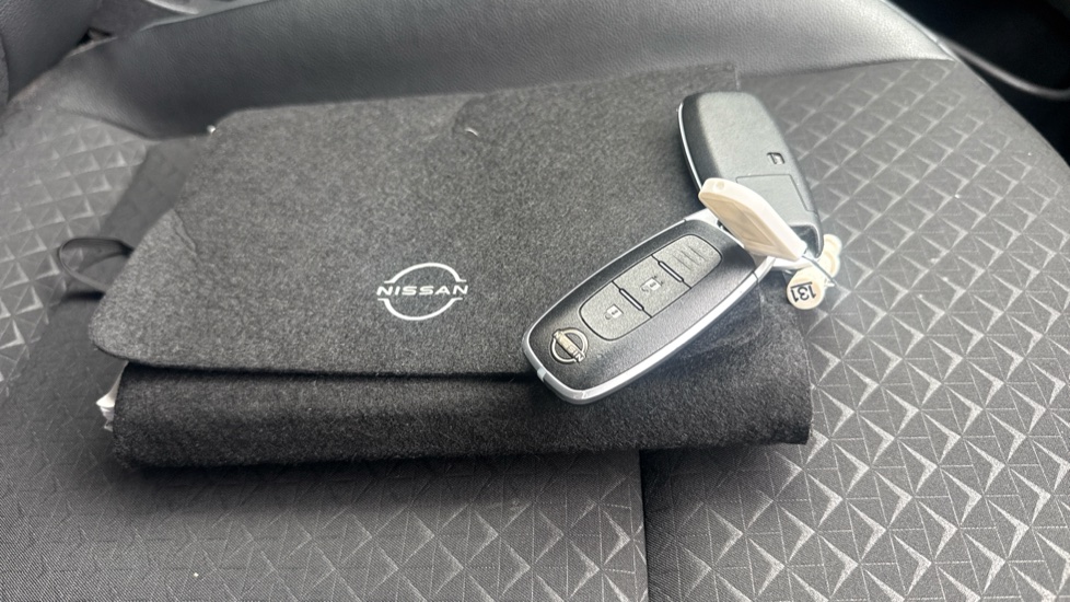 Nissan Juke 1.0 DiG-T 114 N-Connecta 5dr Petrol Hatchback - Image 19