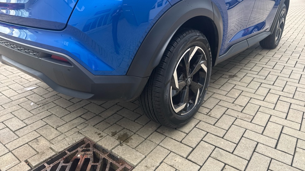 Nissan Juke 1.0 DiG-T 114 N-Connecta 5dr Petrol Hatchback - Image 26
