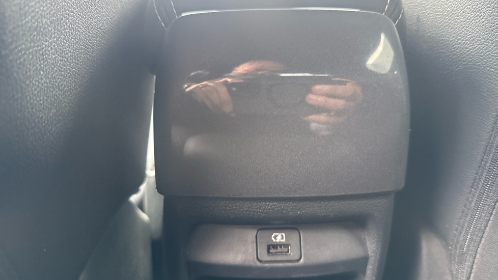 Nissan Juke 1.0 DiG-T 114 N-Connecta 5dr Petrol Hatchback - Image 30