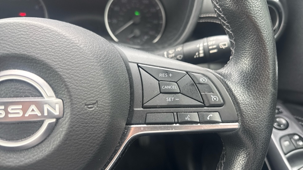 Nissan Juke 1.0 DiG-T 114 N-Connecta 5dr Petrol Hatchback - Image 35