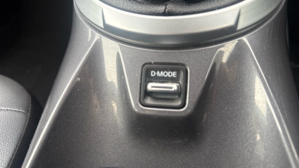 Nissan Juke 1.0 DiG-T 114 N-Connecta 5dr Petrol Hatchback - Image 44