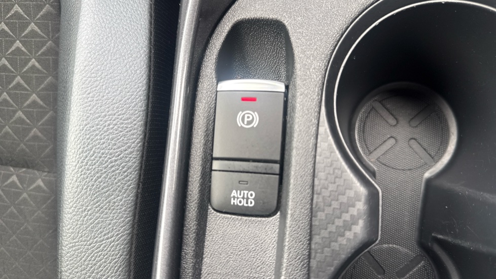 Nissan Juke 1.0 DiG-T 114 N-Connecta 5dr Petrol Hatchback - Image 45