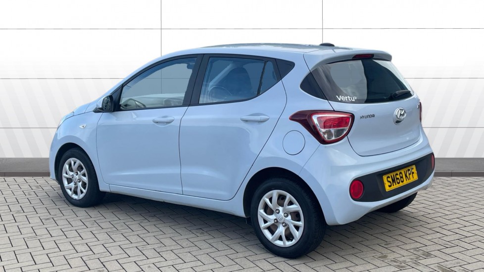 Hyundai i10 1.0 SE 5dr Petrol Hatchback - Image 2