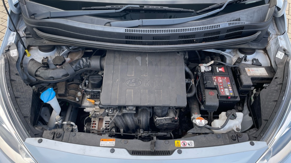 Hyundai i10 1.0 SE 5dr Petrol Hatchback - Image 8