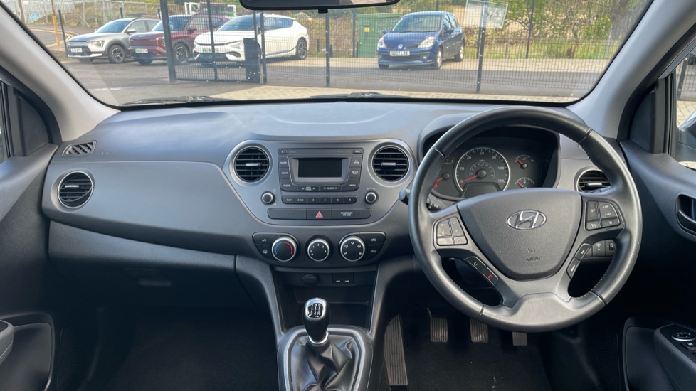 Hyundai i10 1.0 SE 5dr Petrol Hatchback - Image 10