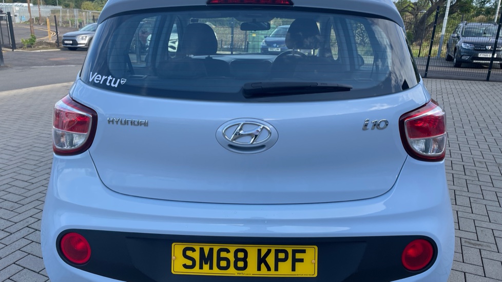 Hyundai i10 1.0 SE 5dr Petrol Hatchback - Image 44
