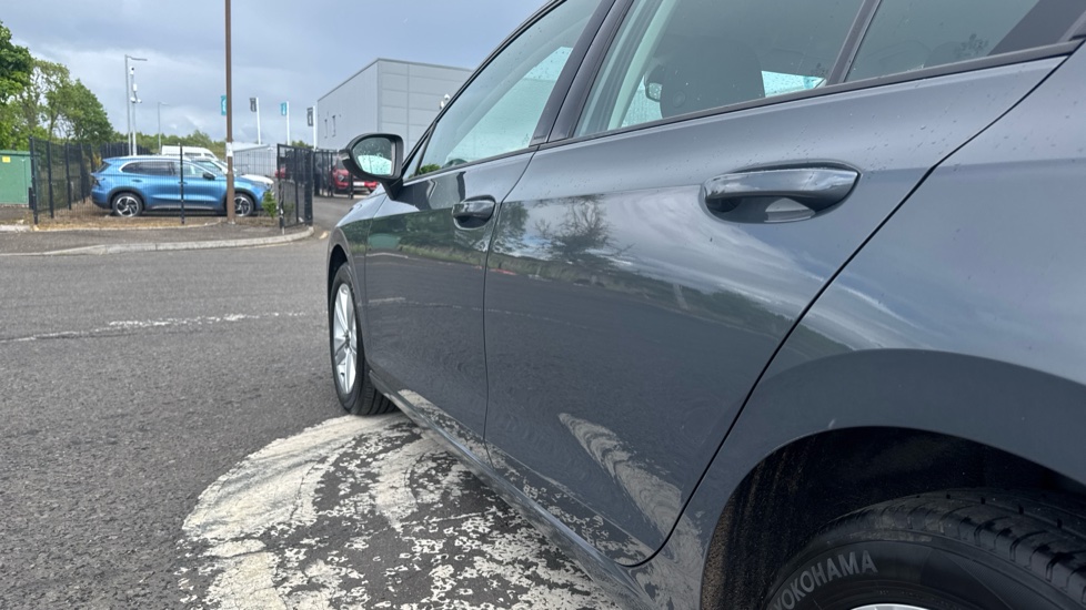 Volkswagen Golf 1.5 TSI Life 5dr Petrol Hatchback - Image 23