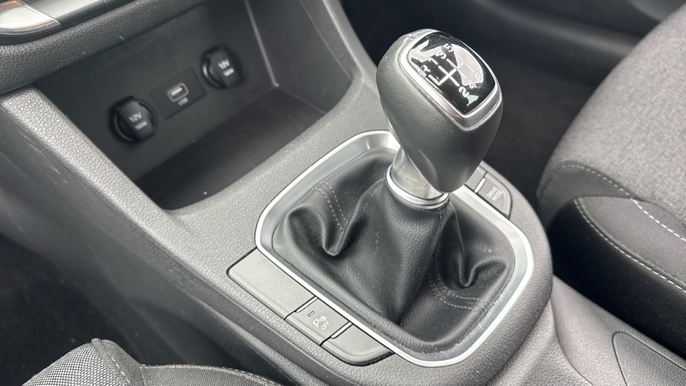 Hyundai i30 1.0T GDi SE Connect 5dr Petrol Hatchback - Image 13