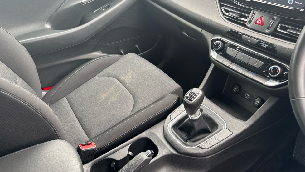 Hyundai i30 1.0T GDi SE Connect 5dr Petrol Hatchback - Image 14