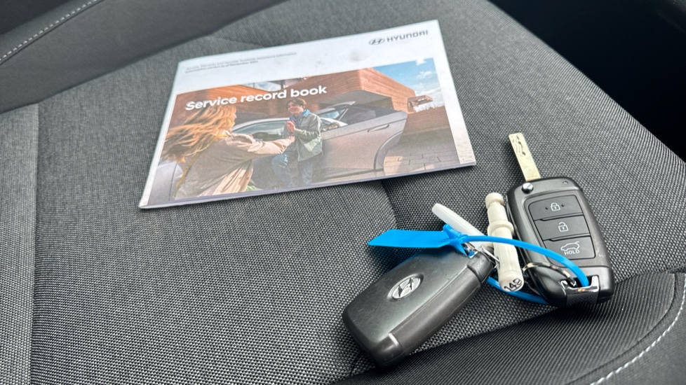 Hyundai i30 1.0T GDi SE Connect 5dr Petrol Hatchback - Image 19