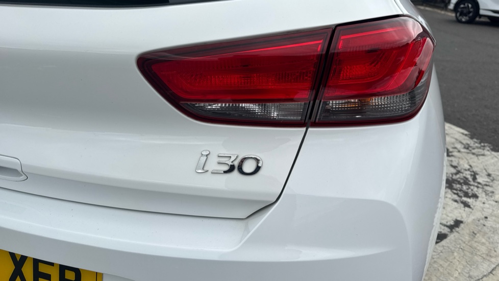 Hyundai i30 1.0T GDi SE Connect 5dr Petrol Hatchback - Image 31
