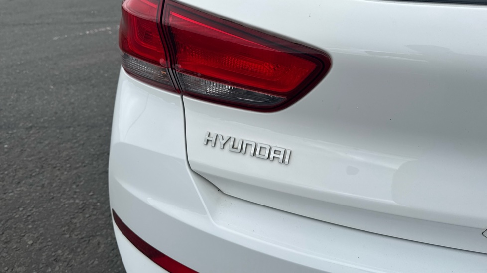 Hyundai i30 1.0T GDi SE Connect 5dr Petrol Hatchback - Image 32