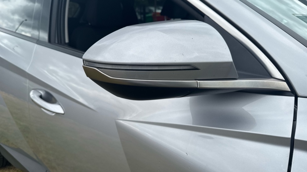 Hyundai TUCSON 1.6 TGDi Hybrid 230 Premium 5dr 2WD Auto Hybrid Estate - Image 30