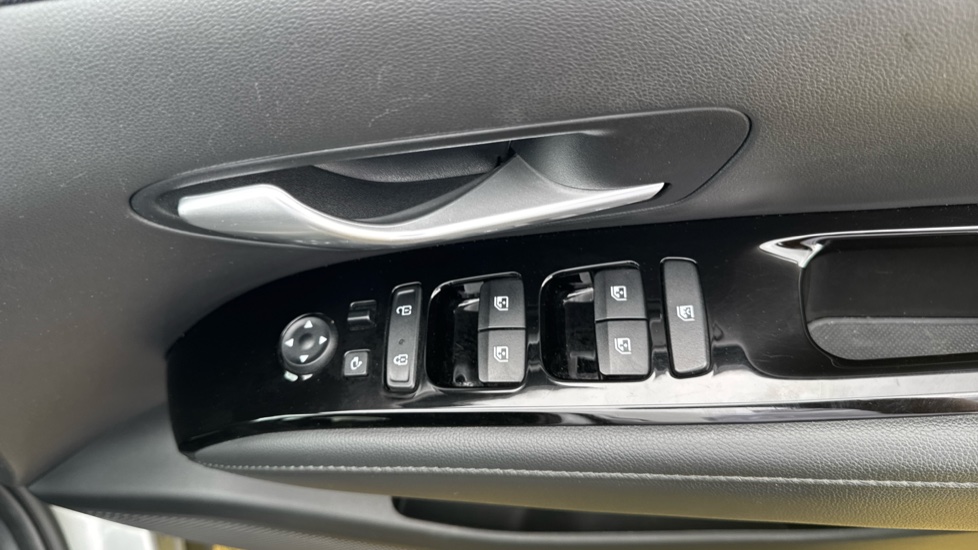 Hyundai TUCSON 1.6 TGDi Hybrid 230 Premium 5dr 2WD Auto Hybrid Estate - Image 33