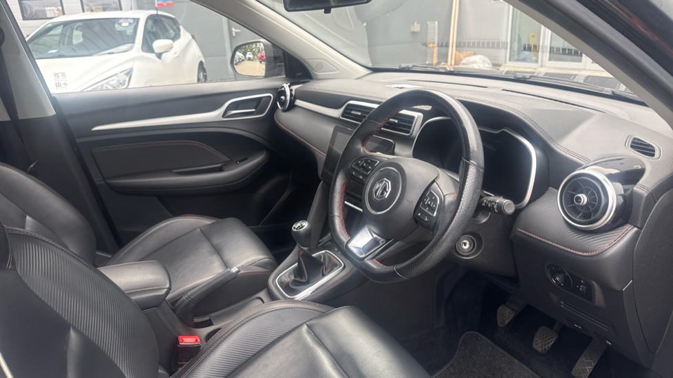 MG ZS 1.5 VTi-TECH Exclusive 5dr Petrol Hatchback - Image 11