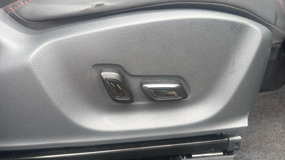 MG ZS 1.5 VTi-TECH Exclusive 5dr Petrol Hatchback - Image 35