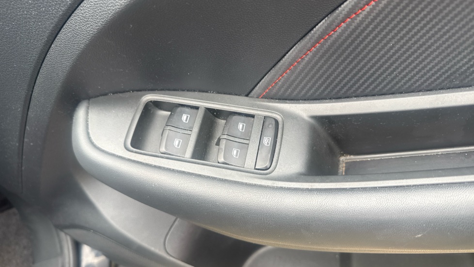 MG ZS 1.5 VTi-TECH Exclusive 5dr Petrol Hatchback - Image 36