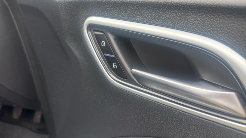 MG ZS 1.5 VTi-TECH Exclusive 5dr Petrol Hatchback - Image 37