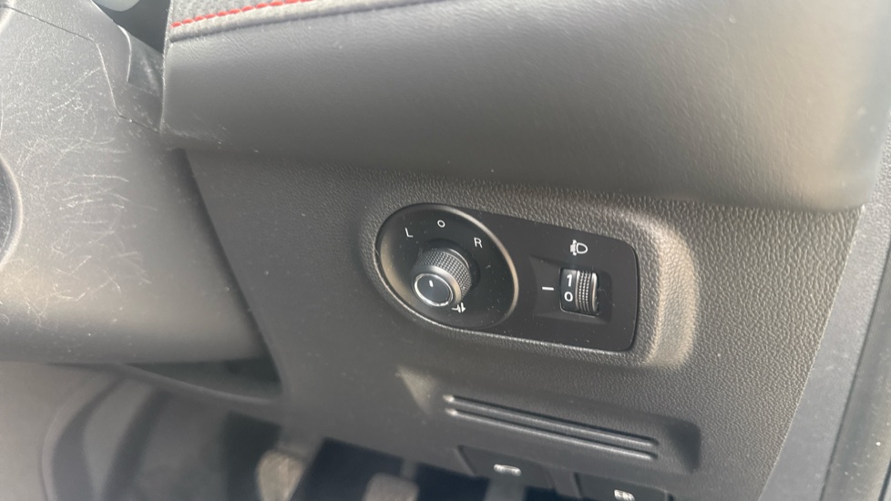 MG ZS 1.5 VTi-TECH Exclusive 5dr Petrol Hatchback - Image 38