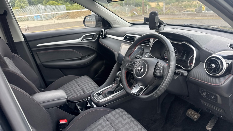 MG ZS 1.0T GDi Excite 5dr DCT Petrol Hatchback - Image 11