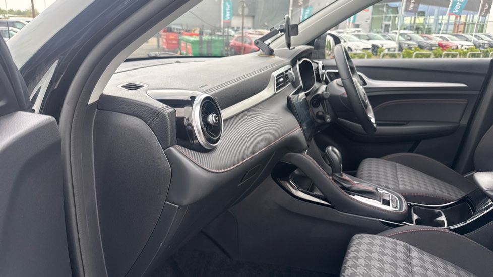 MG ZS 1.0T GDi Excite 5dr DCT Petrol Hatchback - Image 30
