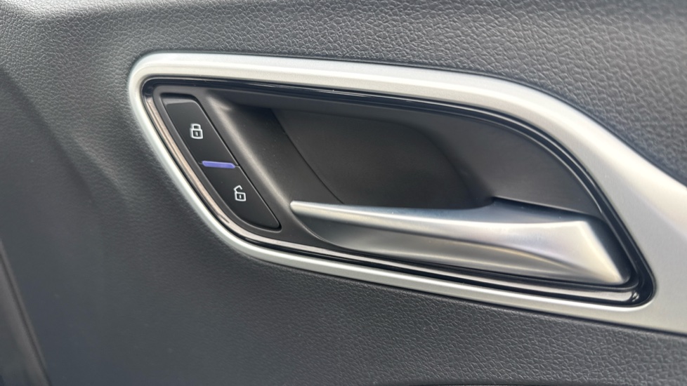 MG ZS 1.0T GDi Excite 5dr DCT Petrol Hatchback - Image 32