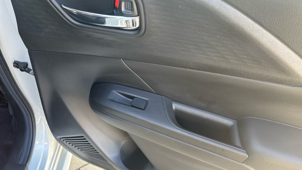 Suzuki Swift 1.2 Mild Hybrid Ultra 5dr CVT Petrol Hatchback - Image 28
