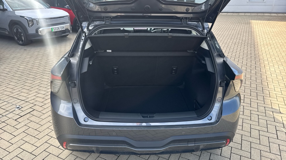 MG MG4 150kW SE [Nav] EV Long Range 64kWh 5dr Auto Electric Hatchback - Image 4