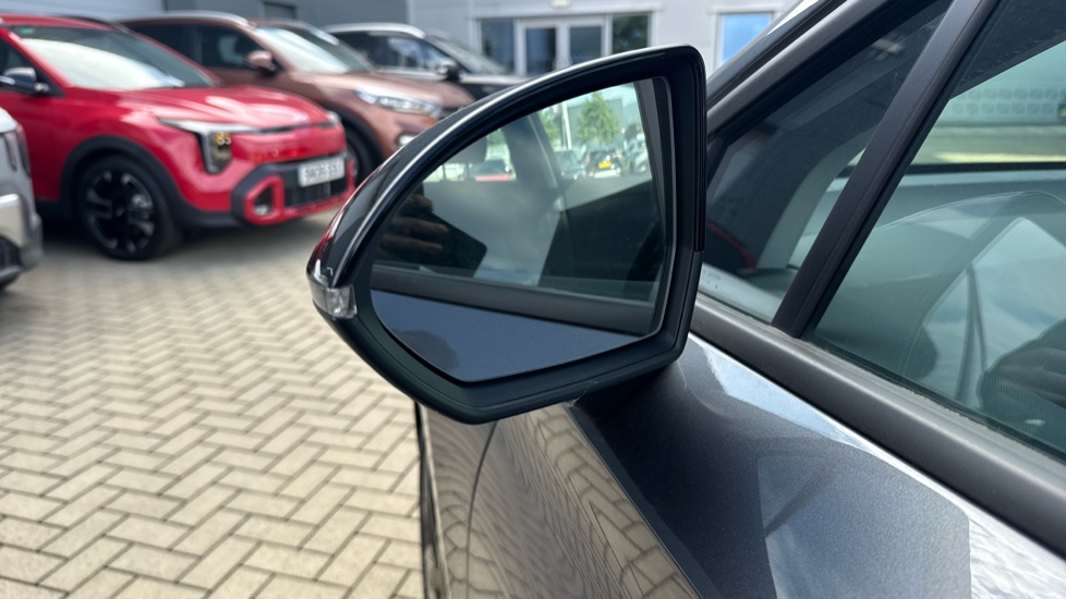 MG MG4 150kW SE [Nav] EV Long Range 64kWh 5dr Auto Electric Hatchback - Image 23
