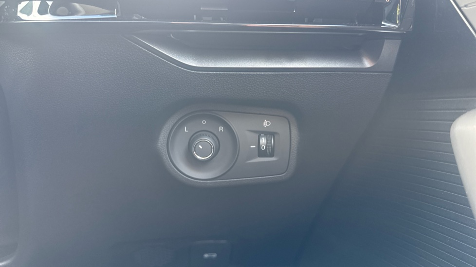 MG MG4 150kW SE [Nav] EV Long Range 64kWh 5dr Auto Electric Hatchback - Image 34
