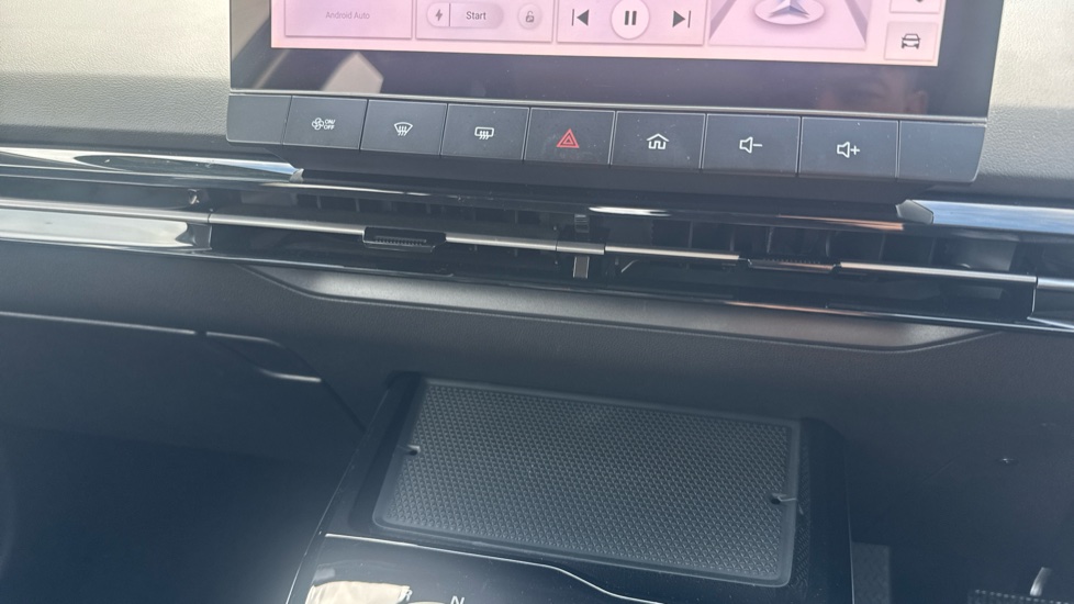 MG MG4 150kW SE [Nav] EV Long Range 64kWh 5dr Auto Electric Hatchback - Image 37