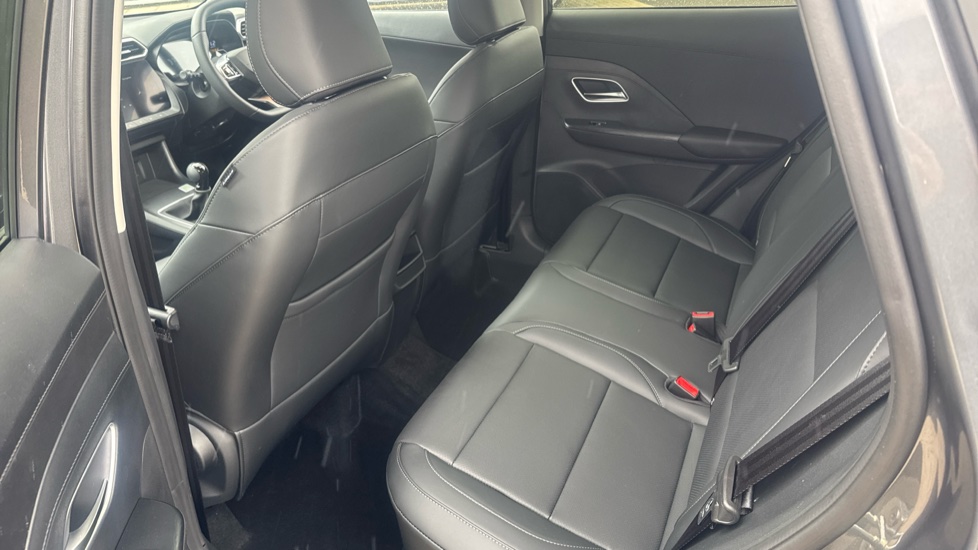 MG ZS 1.5 SE 5dr Petrol Hatchback - Image 16