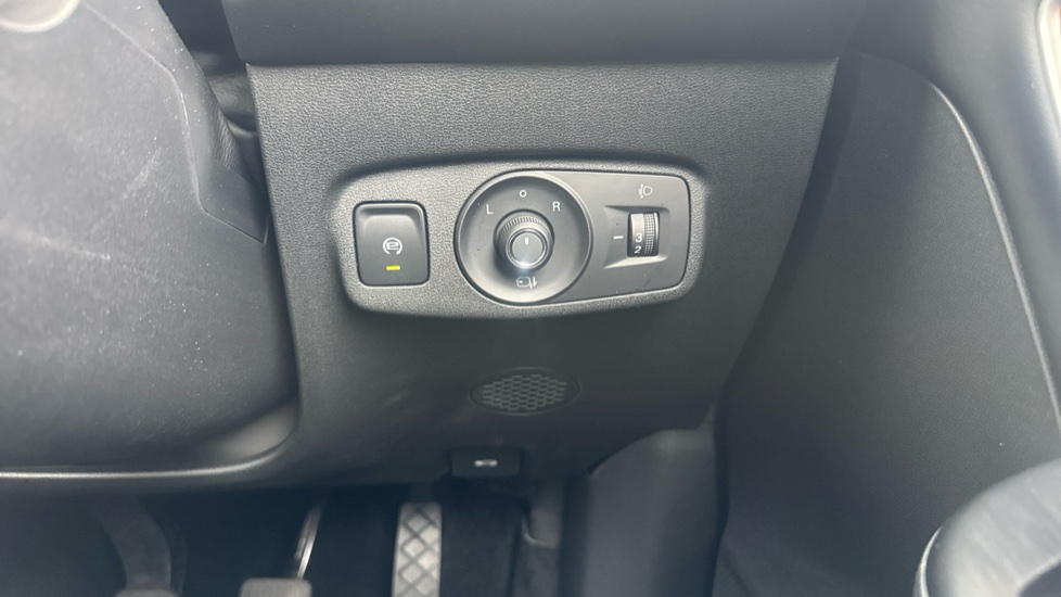 MG ZS 1.5 SE 5dr Petrol Hatchback - Image 32