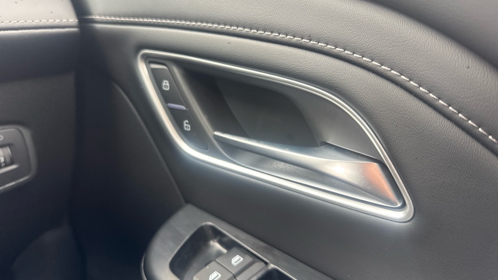 MG ZS 1.5 SE 5dr Petrol Hatchback - Image 33