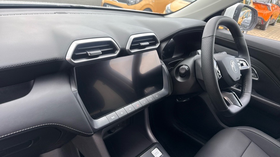 MG ZS 1.5 SE 5dr Petrol Hatchback - Image 14