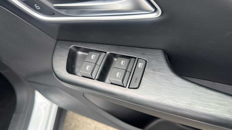 MG ZS 1.5 SE 5dr Petrol Hatchback - Image 34