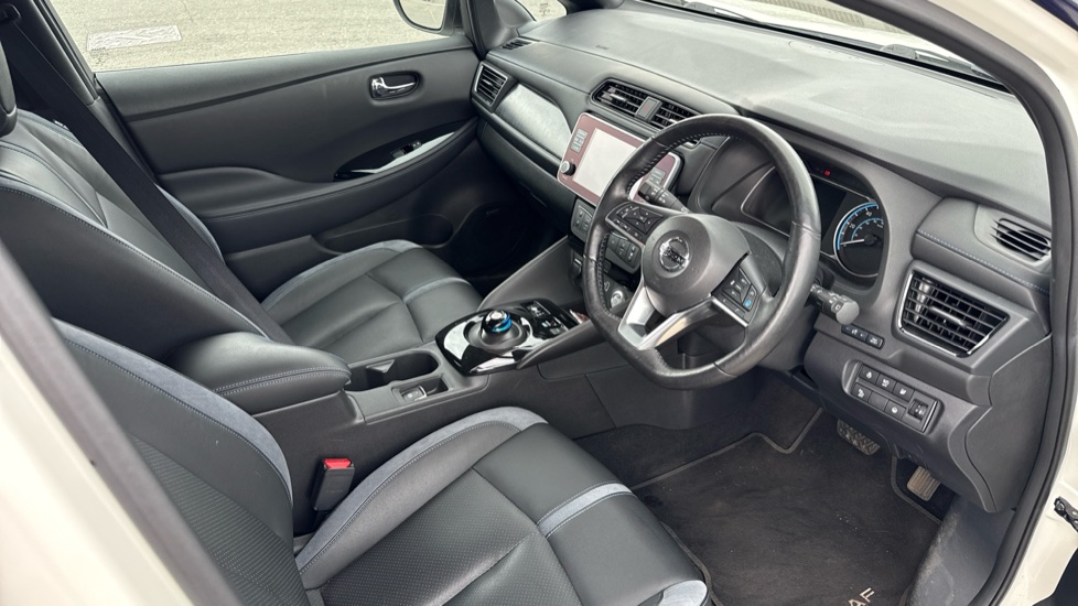 Nissan LEAF 110kW 3.Zero 40kWh 5dr Auto Electric Hatchback - Image 11