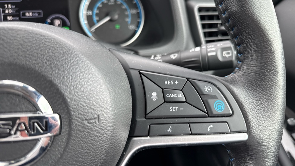 Nissan LEAF 110kW 3.Zero 40kWh 5dr Auto Electric Hatchback - Image 32