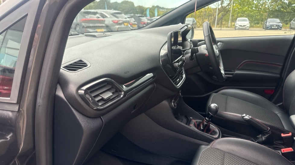Ford Fiesta 1.0 EcoBoost Hybrid mHEV 155 ST-Line X Edition 5dr Petrol Hatchback - Image 31