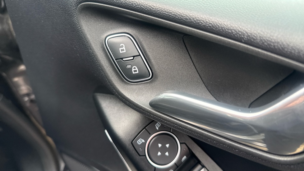 Ford Fiesta 1.0 EcoBoost Hybrid mHEV 155 ST-Line X Edition 5dr Petrol Hatchback - Image 35