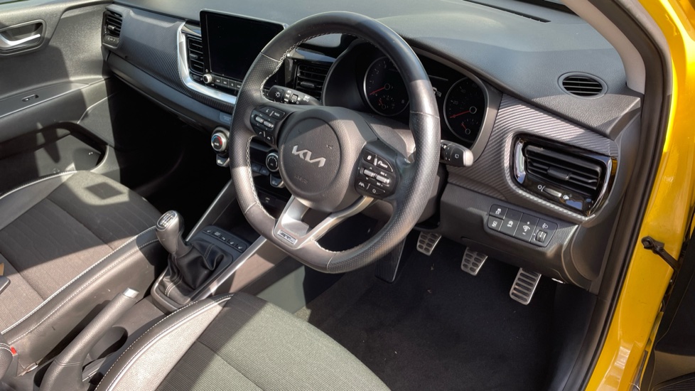 Kia Stonic 1.0T GDi 48V GT-Line S 5dr Petrol Estate - Image 11