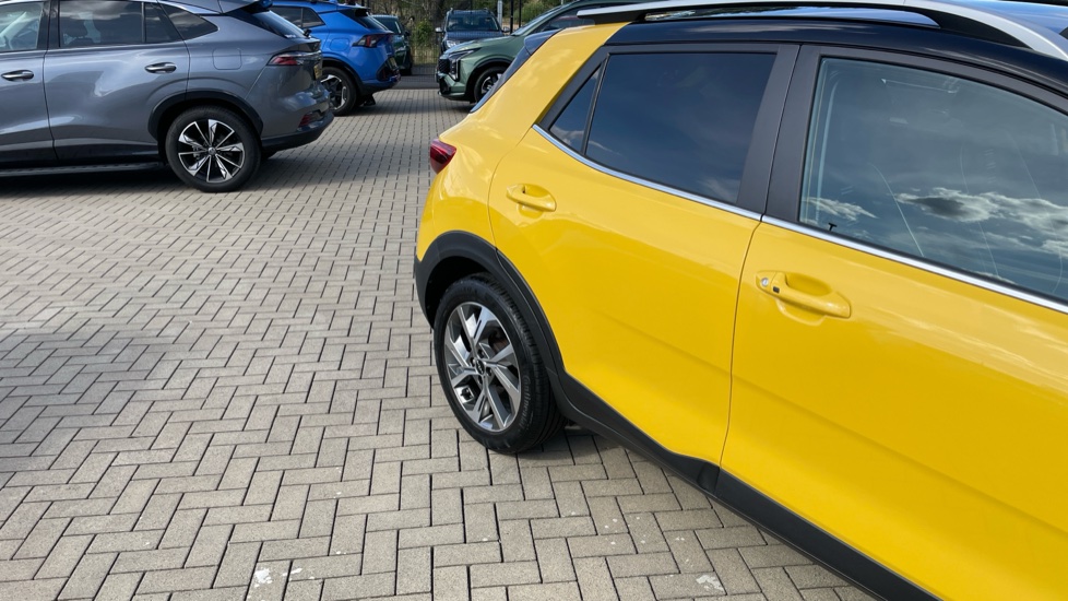 Kia Stonic 1.0T GDi 48V GT-Line S 5dr Petrol Estate - Image 44