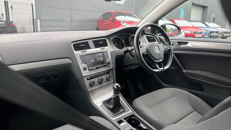 Volkswagen Golf 1.6 TDI 110 Match 5dr Diesel Hatchback - Image 9