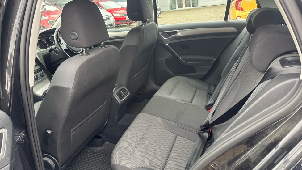 Volkswagen Golf 1.6 TDI 110 Match 5dr Diesel Hatchback - Image 16