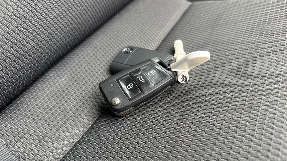 Volkswagen Golf 1.6 TDI 110 Match 5dr Diesel Hatchback - Image 20