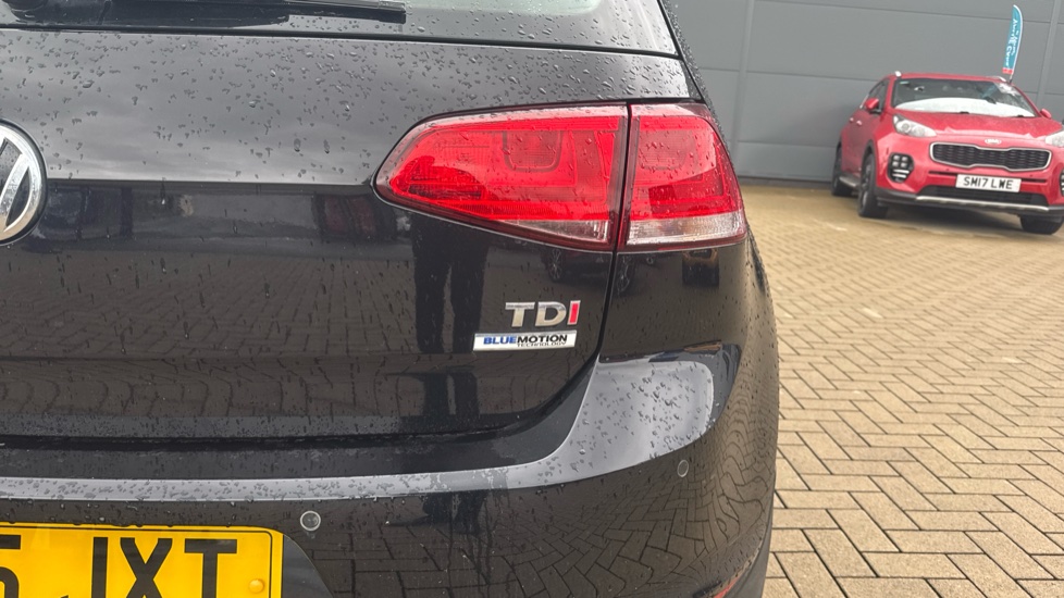 Volkswagen Golf 1.6 TDI 110 Match 5dr Diesel Hatchback - Image 23